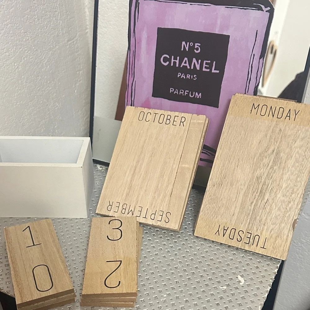 Natural Wood Desk Calendar
